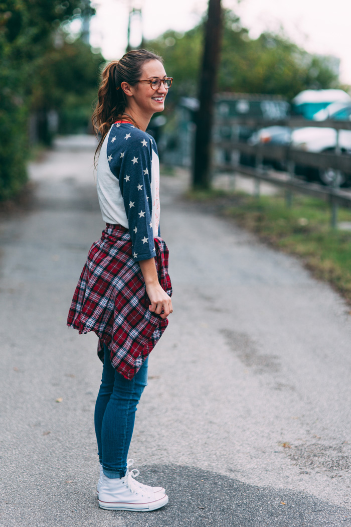 livvyland-feathers-olivia-watson-fashion-lifestyle-blog-austin-texas-boutique-stars-and-stripes-american-flag-tee-5