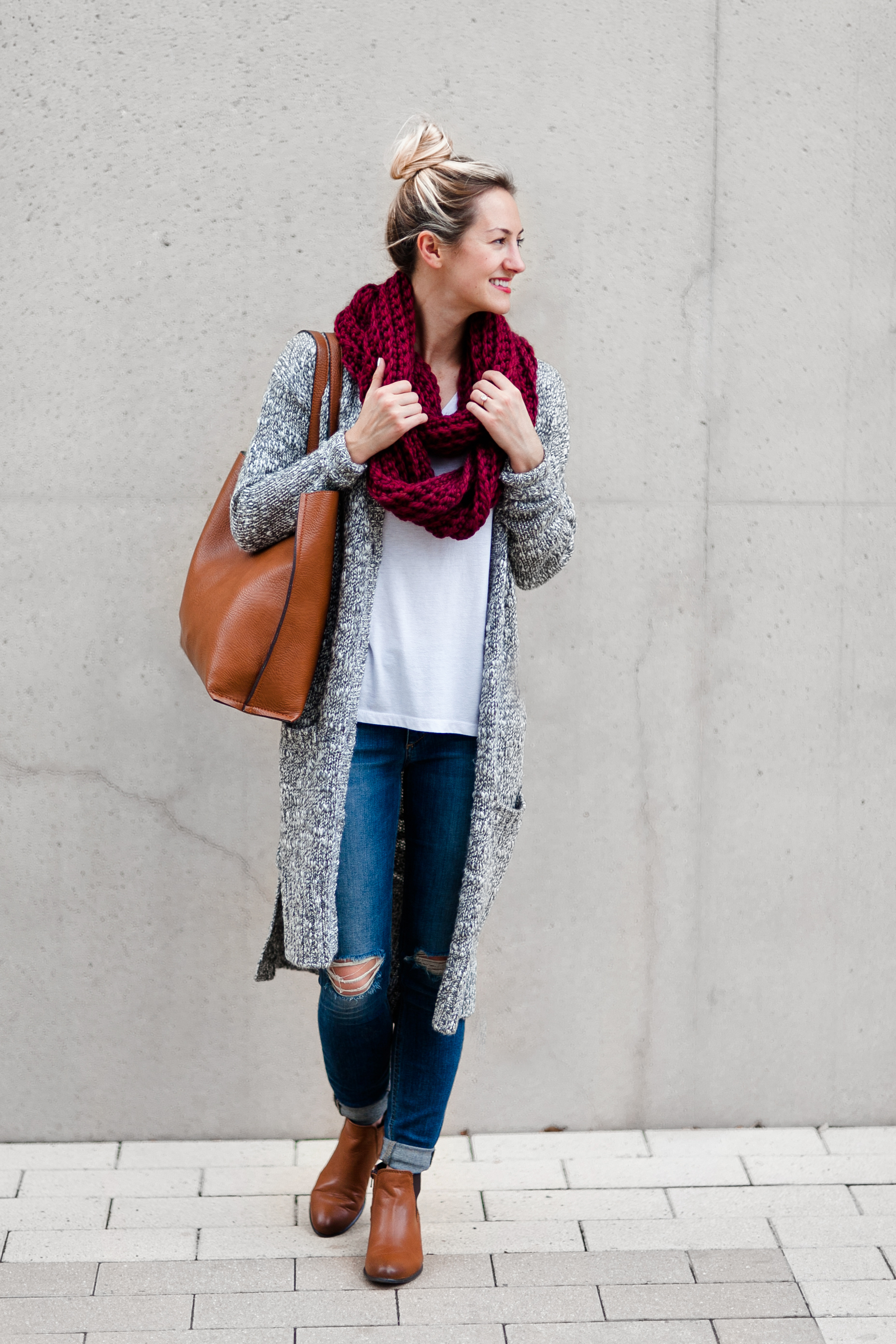 LivvyLand / Cozy Long Cardigan livvyland-blog-olivia-watson-caslon-long-cardigan-heather-grey-kayla-snell-photography-austin-texas-fashion-lifestyle-blog-blogger-fall-winter-style-outfit-inspiration-madewell-debrosse-nyc-scarf-5