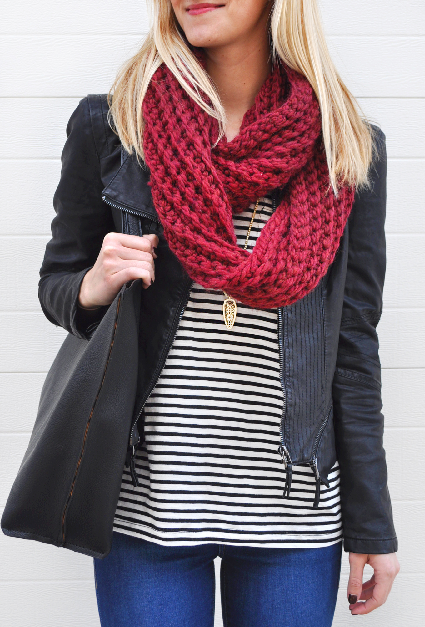 the perfect faux leather jacket / LivvyLand livvyland-blog-olivia-watson-faux-leather-moto-jacket-blanknyc-austin-texas-fashion-blogger-5