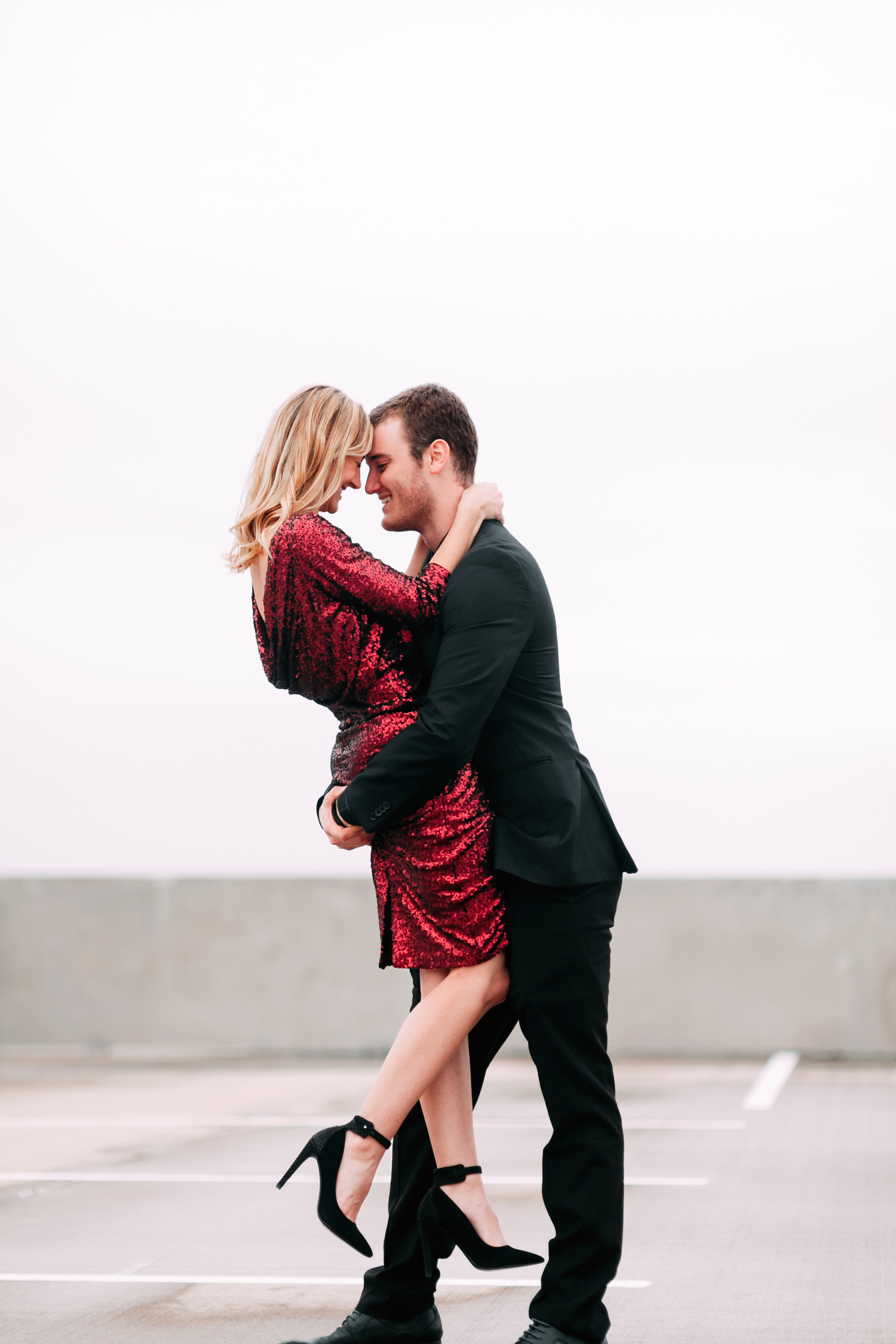 glam save the date engagement shoot / LivvyLand livvyland-blog-olivia-watson-save-the-date-photo-idea-rent-the-runway-sequins-dress-engagement-shoot-austin-texas-kayla-snell-photography-pop-champagne-6