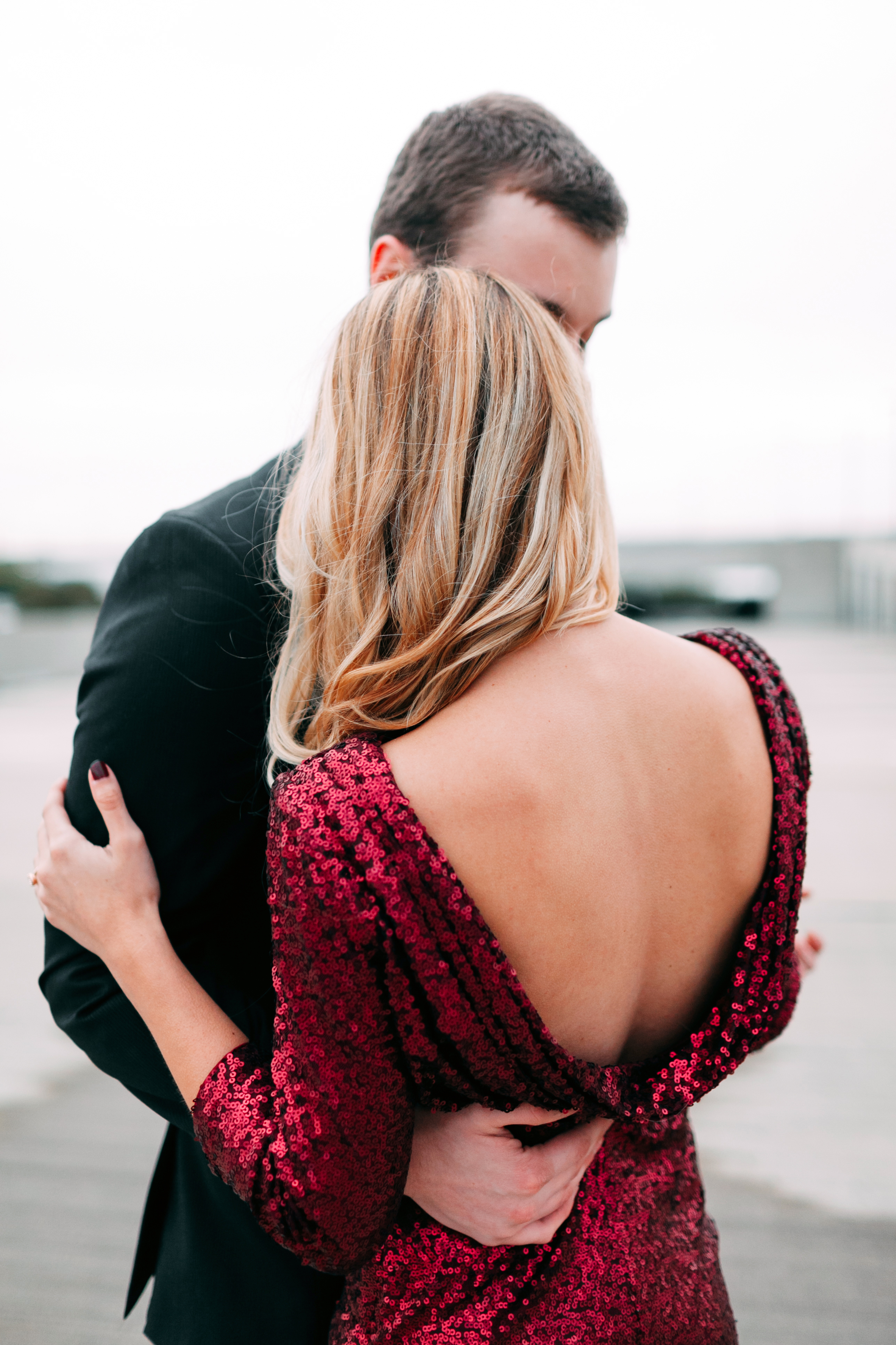 glam save the date engagement shoot / LivvyLand livvyland-blog-olivia-watson-save-the-date-photo-idea-rent-the-runway-sequins-dress-engagement-shoot-austin-texas-kayla-snell-photography-pop-champagne-7