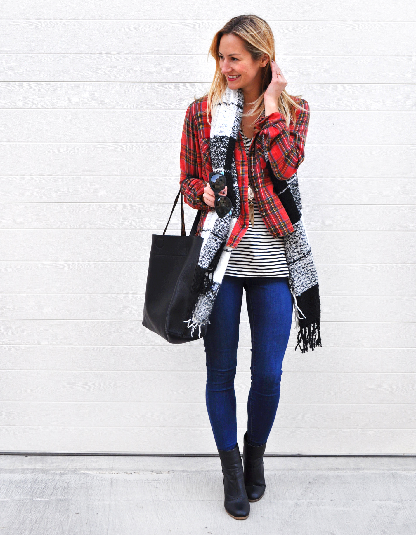 livvyland-blog-olivia-watson-topshop-plaid-top-striped-shirt-leigh-skinny-jeans-winter-layers-kendra-scott-rayne-necklace-white-pearl-austin-texas-fashion-blogger-4