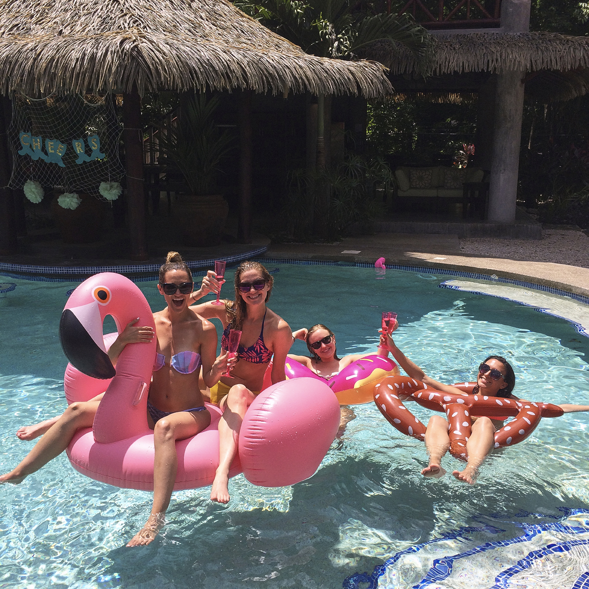 livvyland-blog-olivia-watson-costa-rica-bachelorette-destination-vacation-getaway-beach-where-to-go-big-group-mermaid-party-nosara-casa-de-alces-inflatable-flamingo