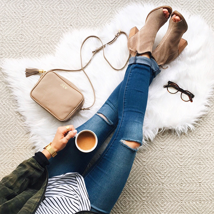 livvyland-blog-olivia-watson-austin-texas-fashion-blogger-coffee-sheepskin-rug-toms-majorca-booties-gigi-new-york-tassel-madison-handbag-fall-outfit